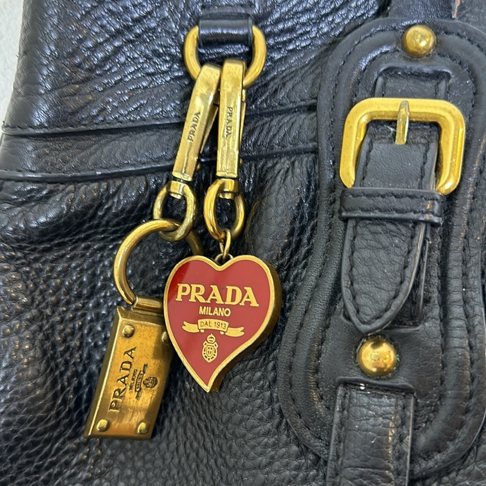 Vintage leather Black Prada large shoulder bag with Prada charms, never used - Picture 2 of 10